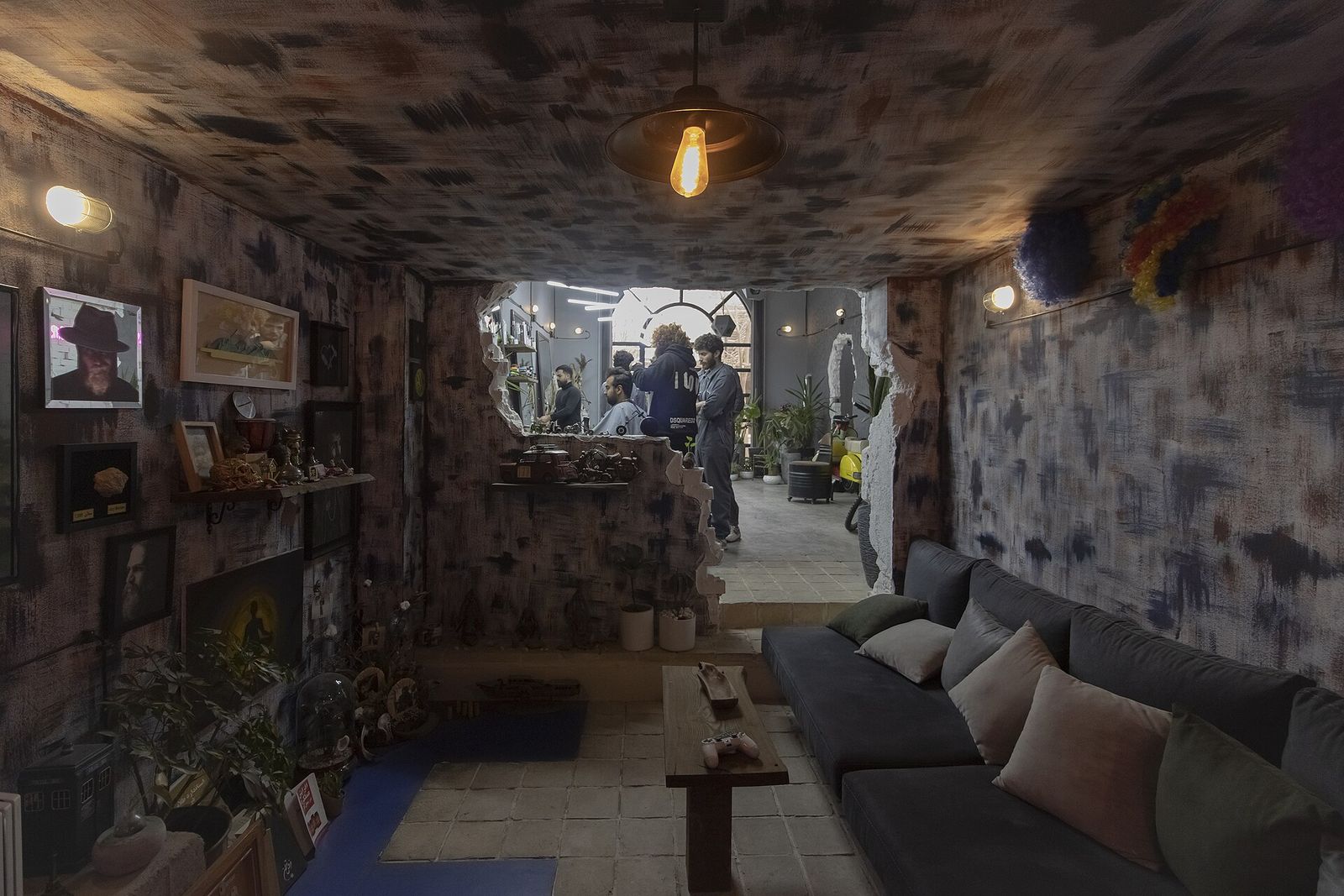 The salon lounge